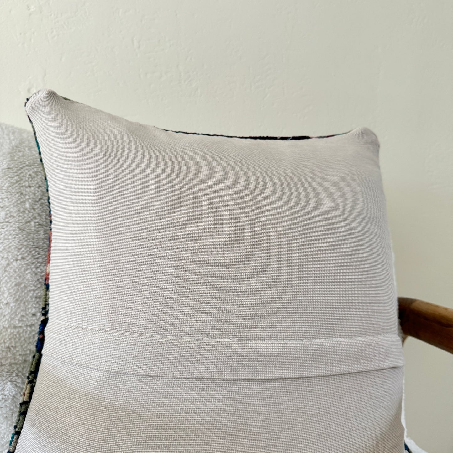 Kilim Throw Pillow 008 | 20" x 20"