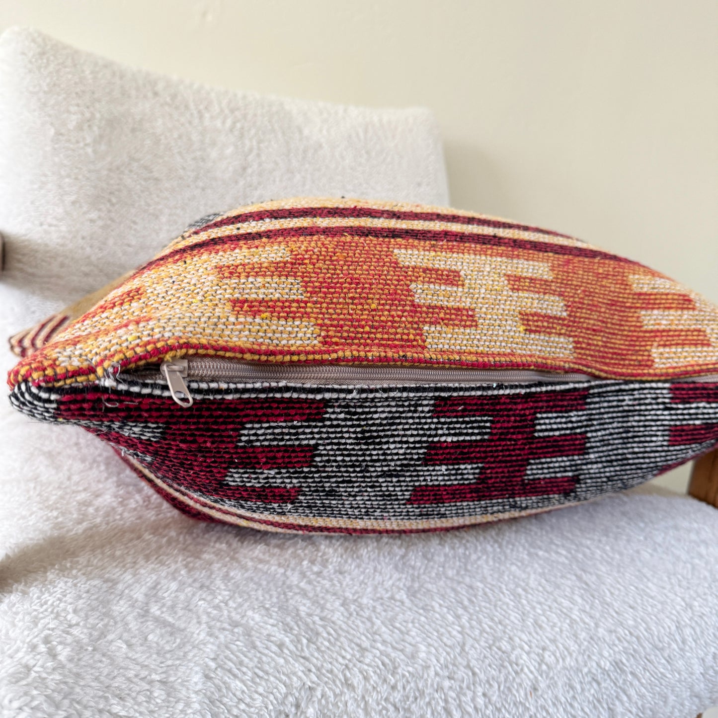 Kilim Throw Pillow 014 | 20" x 20"