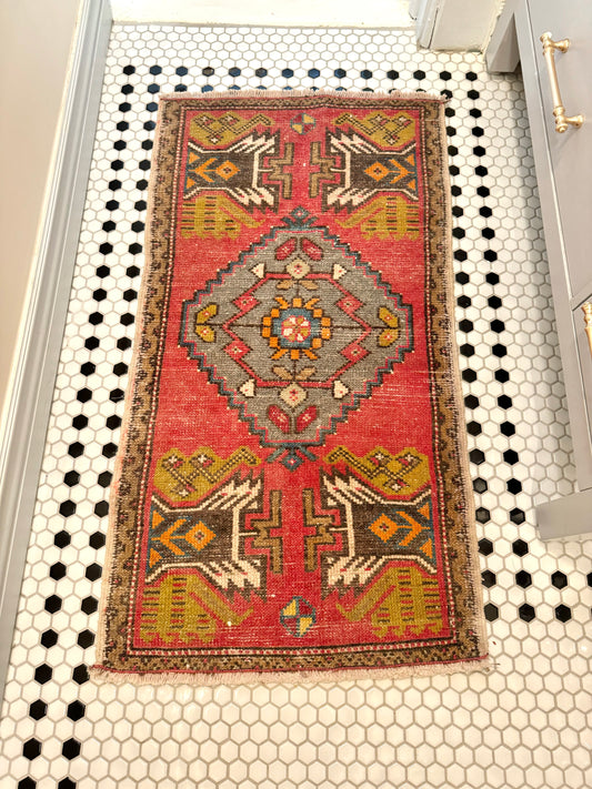 Vintage Turkish Rug 002 |  3'3 x 1'8