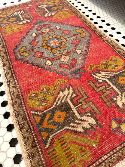 Vintage Turkish Rug 002 |  3'3 x 1'8