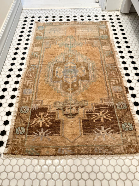 Vintage Turkish Rug 005 |  2'11 x 1'8