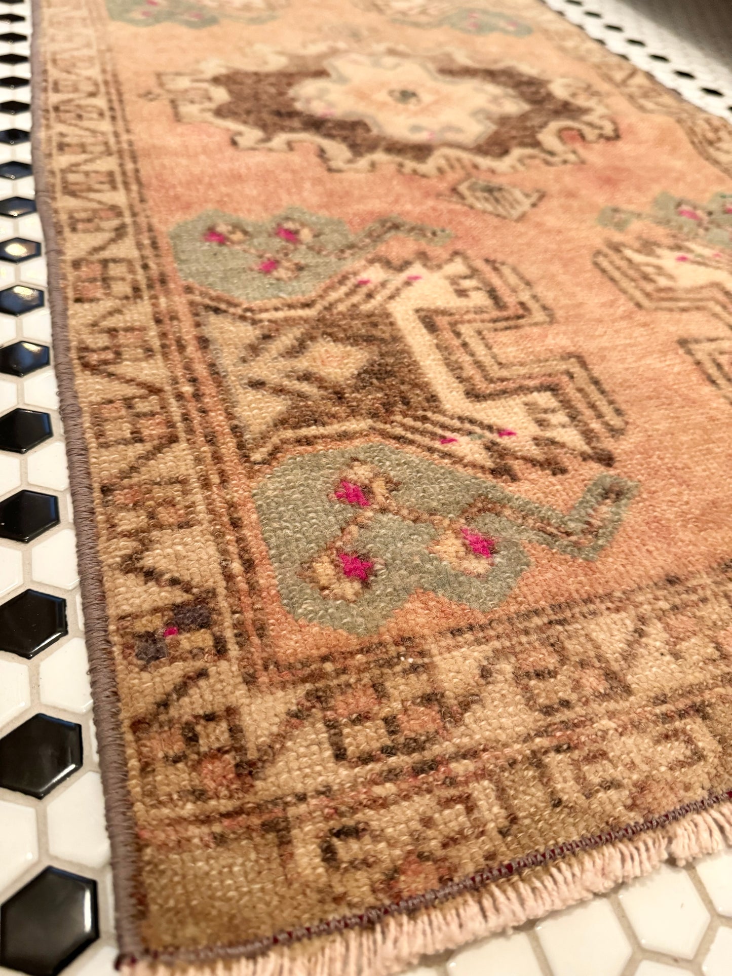 Vintage Turkish Rug 006 |  3'3 x 1'8